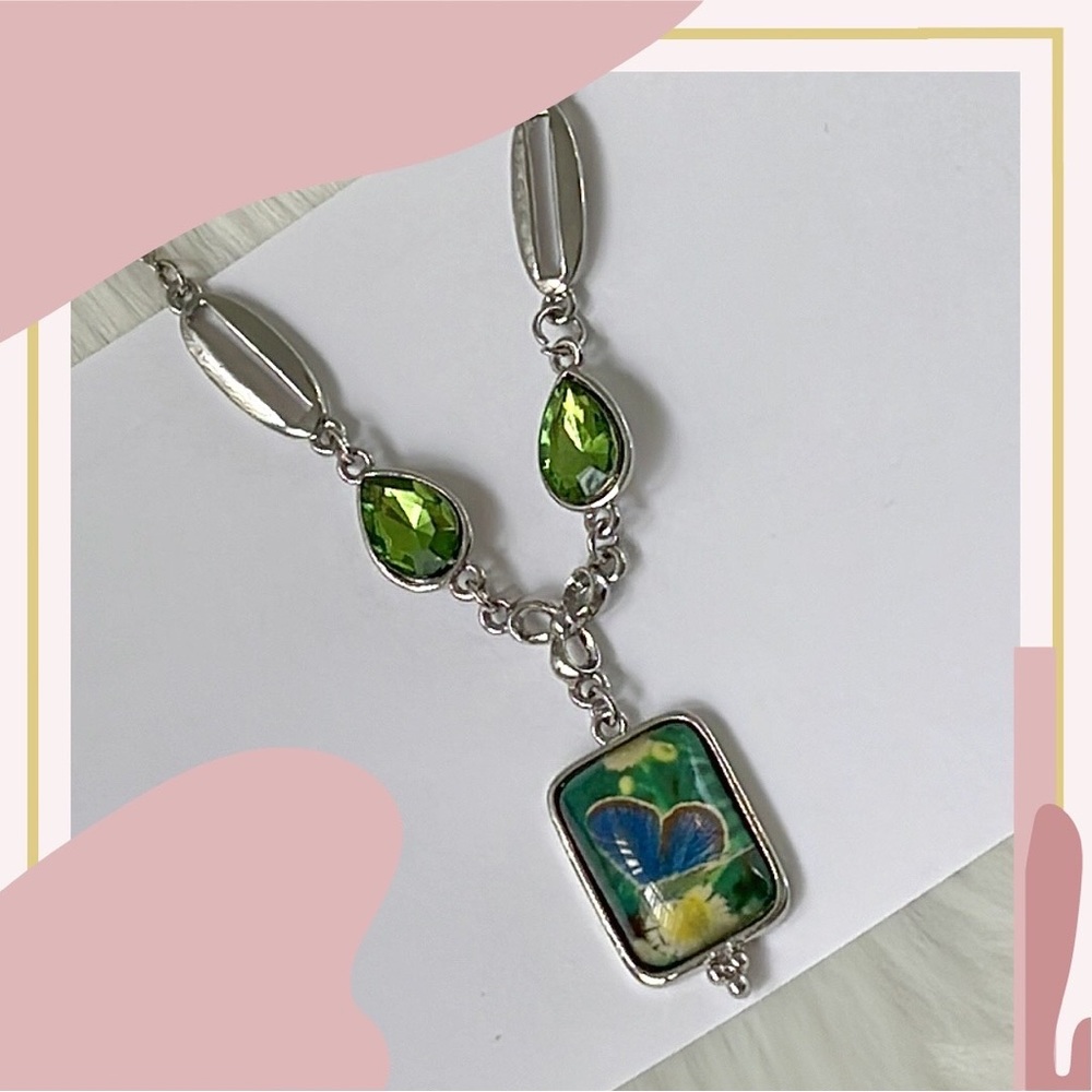 💕Beautiful Vintage Butterfly Pendent Necklace💕 - Picture 4 of 4